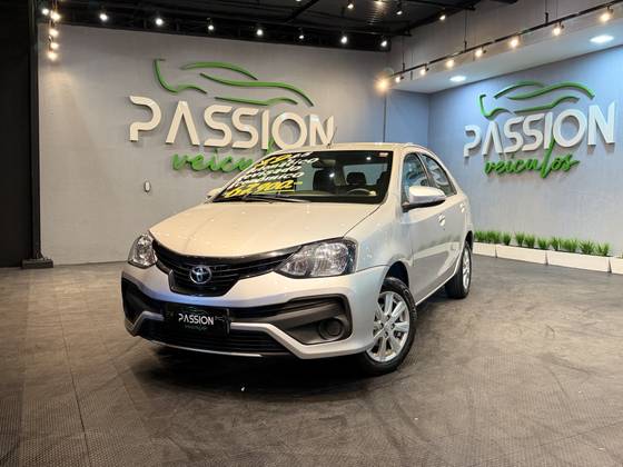 TOYOTA ETIOS 1.5 X PLUS SEDAN 16V FLEX 4P AUTOMÁTICO